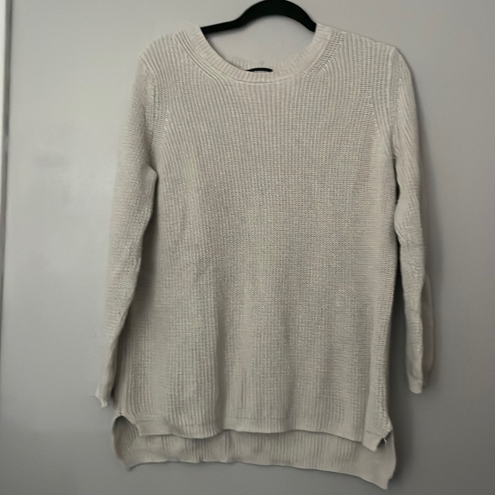 525 America Small Ladies Sweater. Appears gray. Nice condition. Nice waist.